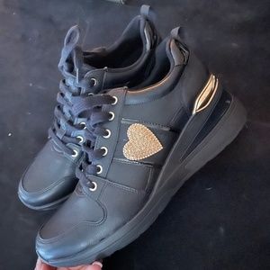 Aldo heart wedge tennis shoes